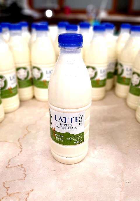 latte-crudo-di-fattoria